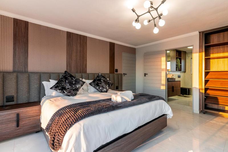 4 Bedroom Property for Sale in Bloubergstrand Western Cape
